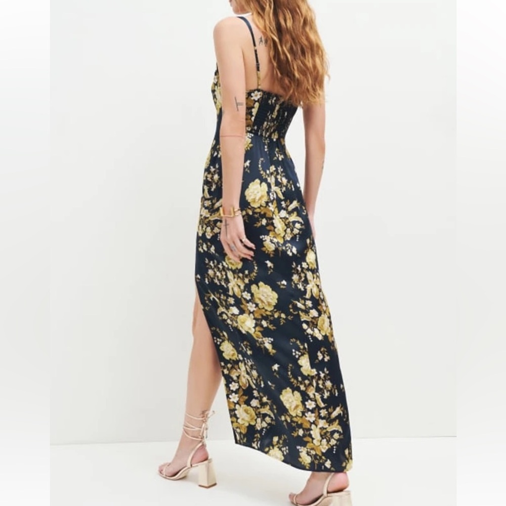 Reformation Solay Silk Dress - Size 4. Excellent condition - wore only once - Picture 5 of 7